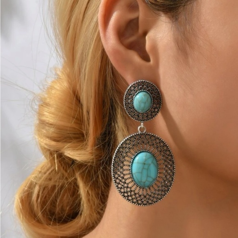 Turquoise decor hollow out‎ drop earrings